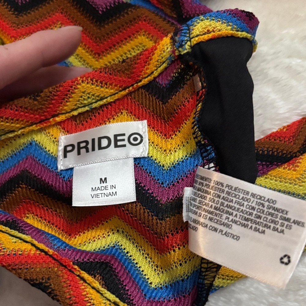 Multicolor Chevron Crop Top - Picture 3 of 3